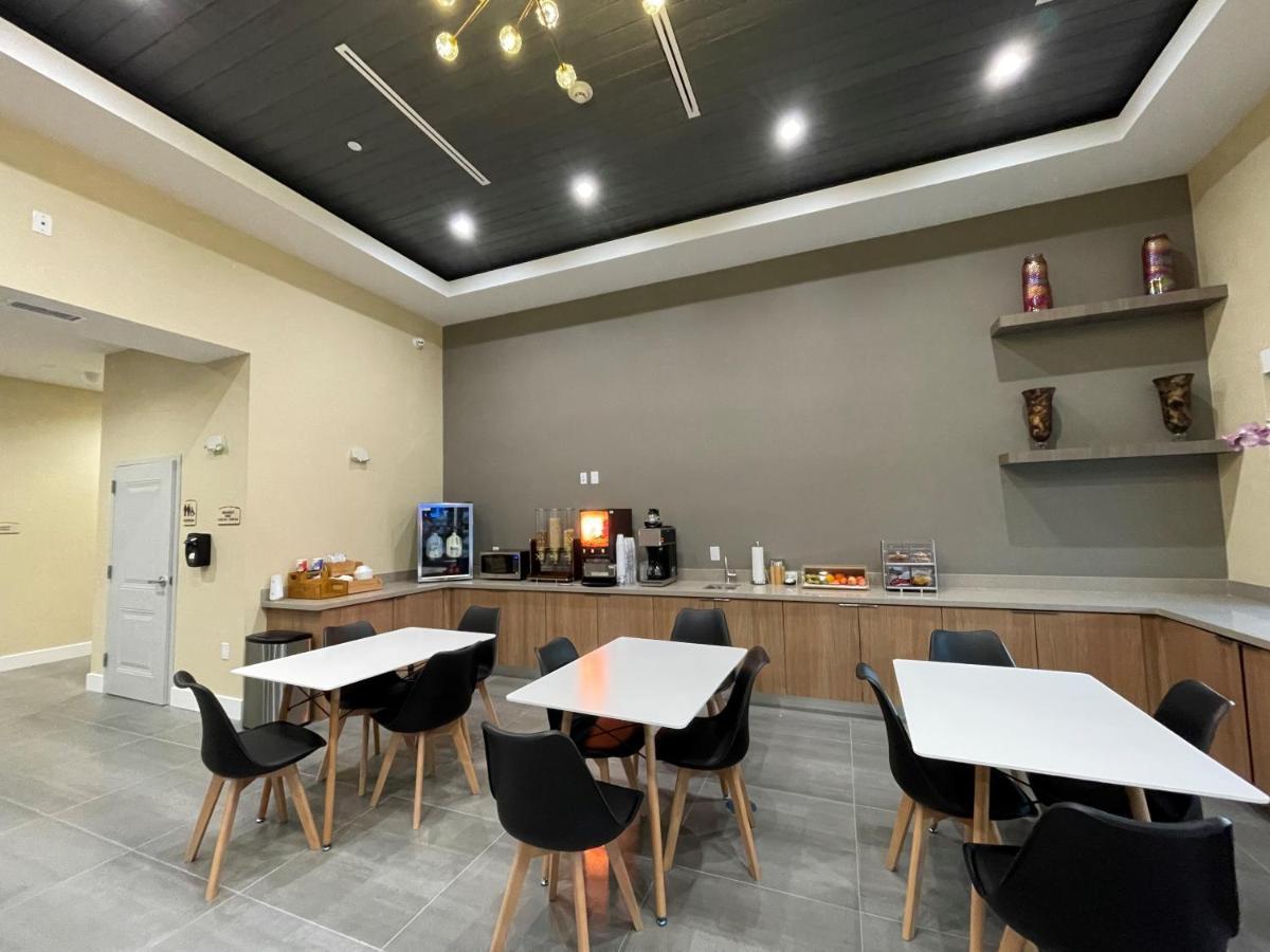 Palace Inn Blue Houston East Beltway 8 Cloverleaf 외부 사진